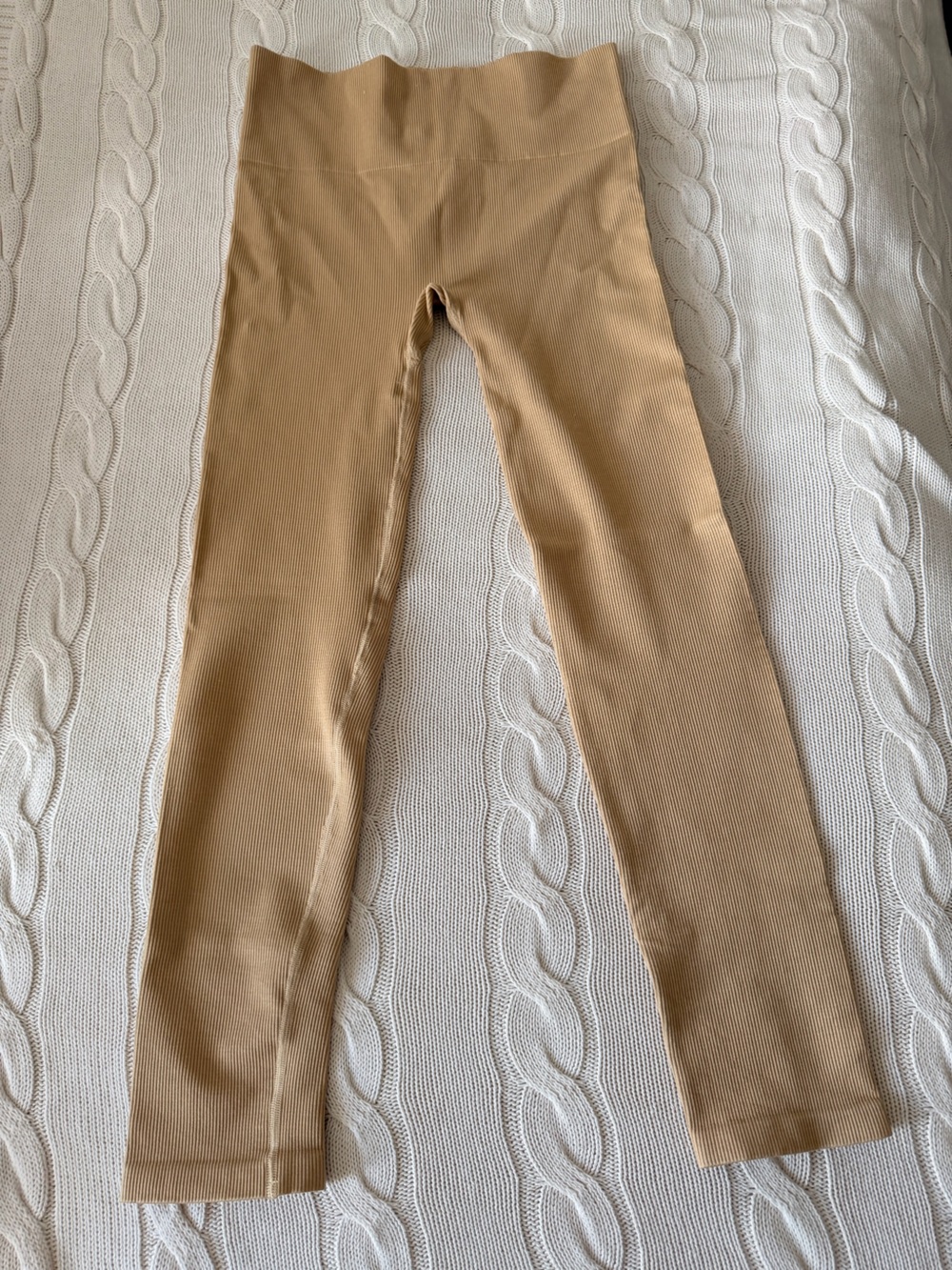 TNA Ribbed Leggings in Camel Size L